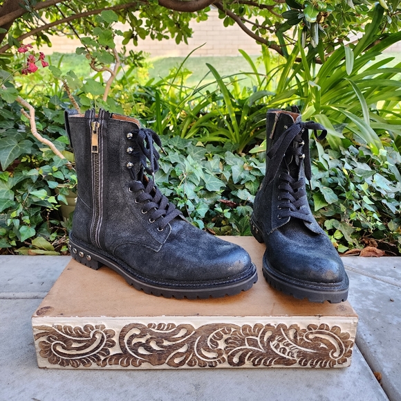 Edgy Steve Madden Studded Lug Sole Weathered Leather Combat Boots - Picture 2 of 10